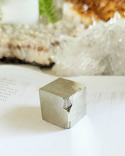 Load image into Gallery viewer, Pyrite cube