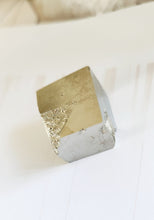 Load image into Gallery viewer, Pyrite cube