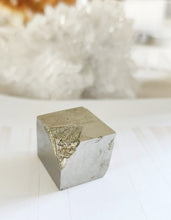 Load image into Gallery viewer, Pyrite cube