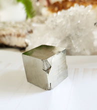 Load image into Gallery viewer, Pyrite cube