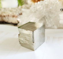 Load image into Gallery viewer, Pyrite cube