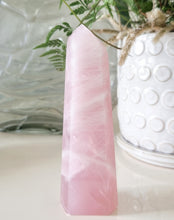 Load image into Gallery viewer, Rose Quartz A-Grade generator