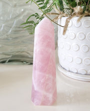 Load image into Gallery viewer, Rose Quartz A-Grade generator