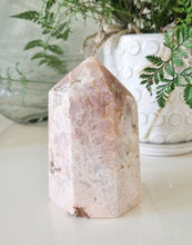 Load image into Gallery viewer, Pink Amethyst generator