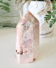 Load image into Gallery viewer, Pink Amethyst generator