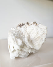 Load image into Gallery viewer, 1kg Albite & Golden Mica cluster A-Grade