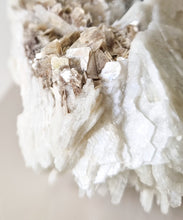 Load image into Gallery viewer, 1kg Albite & Golden Mica cluster A-Grade