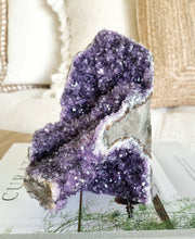 Load image into Gallery viewer, 2.3kg Amethyst standing cluster