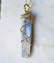 Load image into Gallery viewer, Kyanite pendant