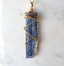 Load image into Gallery viewer, Kyanite pendant