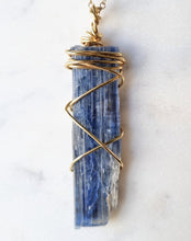 Load image into Gallery viewer, Kyanite pendant