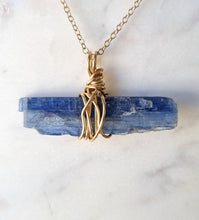 Load image into Gallery viewer, Kyanite pendant