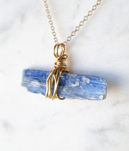 Load image into Gallery viewer, Kyanite pendant