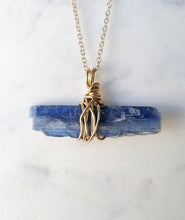Load image into Gallery viewer, Kyanite pendant