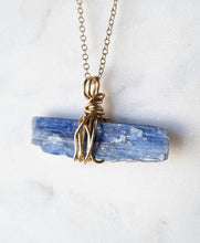 Load image into Gallery viewer, Kyanite pendant