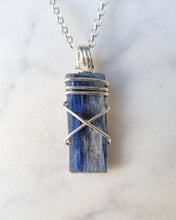 Load image into Gallery viewer, Kyanite pendant