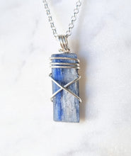 Load image into Gallery viewer, Kyanite pendant