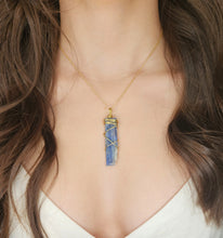 Load image into Gallery viewer, Kyanite pendant