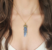 Load image into Gallery viewer, Kyanite pendant