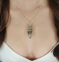 Load image into Gallery viewer, Inclusions Quartz pendant