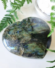 Load image into Gallery viewer, Labradorite heart