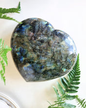 Load image into Gallery viewer, Labradorite heart