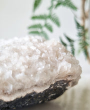 Load image into Gallery viewer, Heulandite candle holder