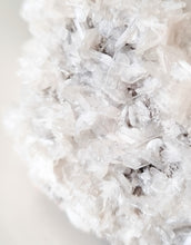 Load image into Gallery viewer, Heulandite candle holder