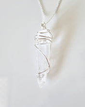 Load image into Gallery viewer, Lemurian Seed Quartz pendant