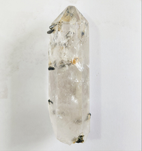 Load image into Gallery viewer, Epidote Quartz point