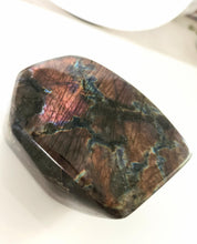 Load image into Gallery viewer, Labradorite standing freeform