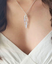 Load image into Gallery viewer, Lemurian Seed Quartz pendant