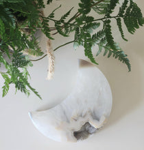 Load image into Gallery viewer, Agate moon