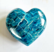 Load image into Gallery viewer, Blue Apatite heart