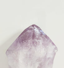 Load image into Gallery viewer, Amethyst point
