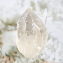 Load image into Gallery viewer, Smokey Quartz A-Grade point
