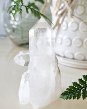 Load image into Gallery viewer, Clear Quartz A-grade cluster
