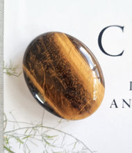 Load image into Gallery viewer, Tigers Eye palmstone

