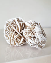 Load image into Gallery viewer, Desert Rose cluster
