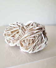 Load image into Gallery viewer, Desert Rose cluster

