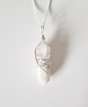 Load image into Gallery viewer, Moonstone DT pendant
