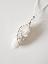 Load image into Gallery viewer, Moonstone DT pendant
