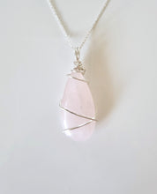 Load image into Gallery viewer, Rose Quartz pendant
