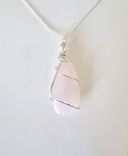 Load image into Gallery viewer, Rose Quartz pendant
