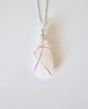 Load image into Gallery viewer, Rose Quartz pendant
