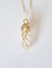 Load image into Gallery viewer, Madagascan (Clear) Quartz pendant
