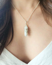 Load image into Gallery viewer, Moonstone DT pendant
