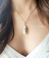 Load image into Gallery viewer, Moonstone DT pendant
