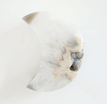 Load image into Gallery viewer, Agate moon
