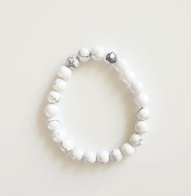 Load image into Gallery viewer, White Howlite bracelet
